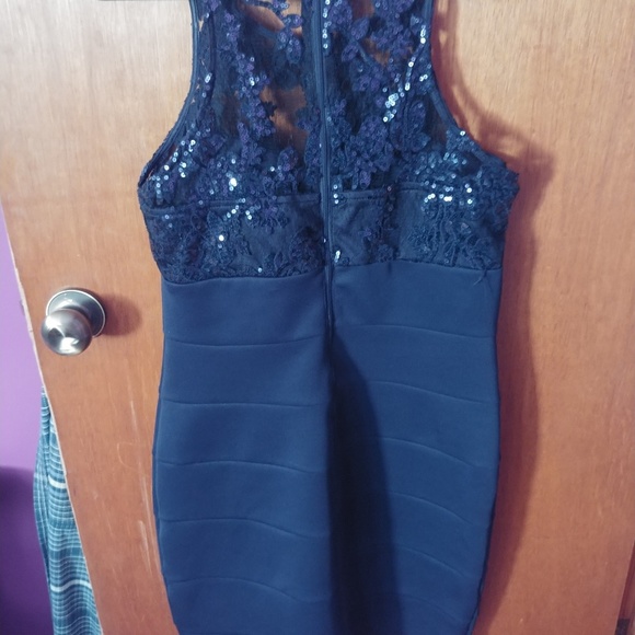 Dress - Picture 4 of 4